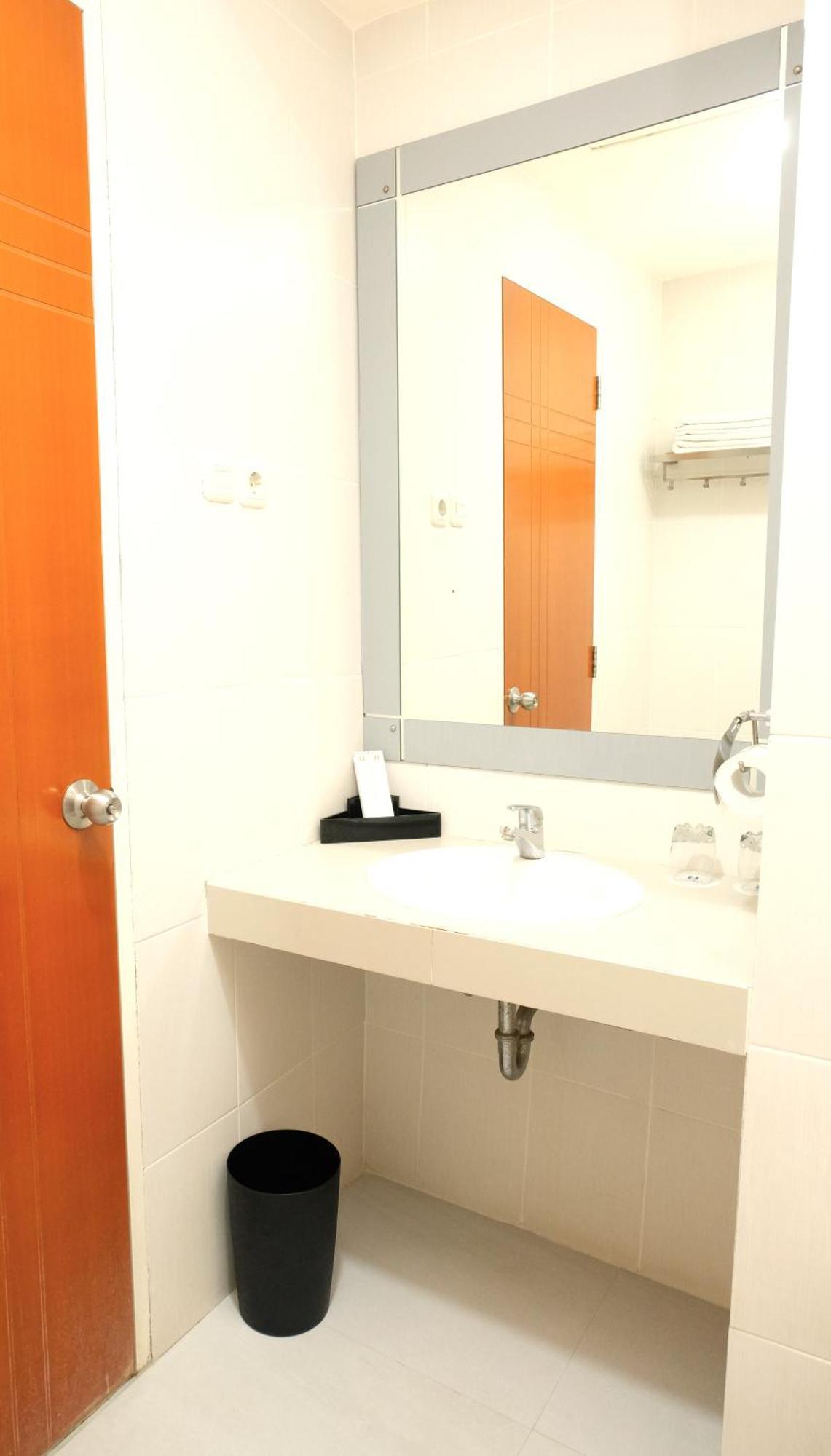 Halogen Hotel Airport Surabaya Sidoarjo Extérieur photo