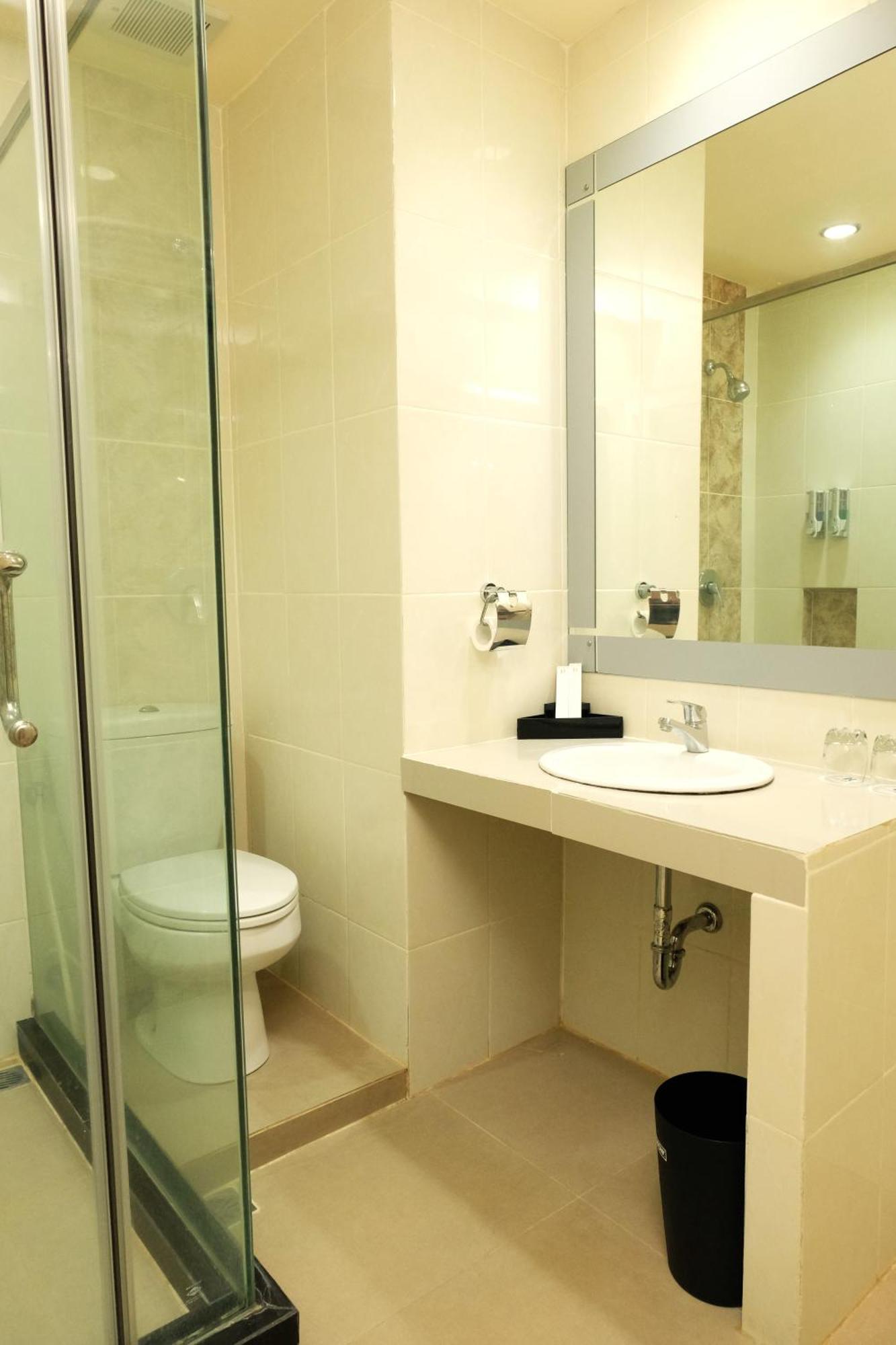 Halogen Hotel Airport Surabaya Sidoarjo Extérieur photo