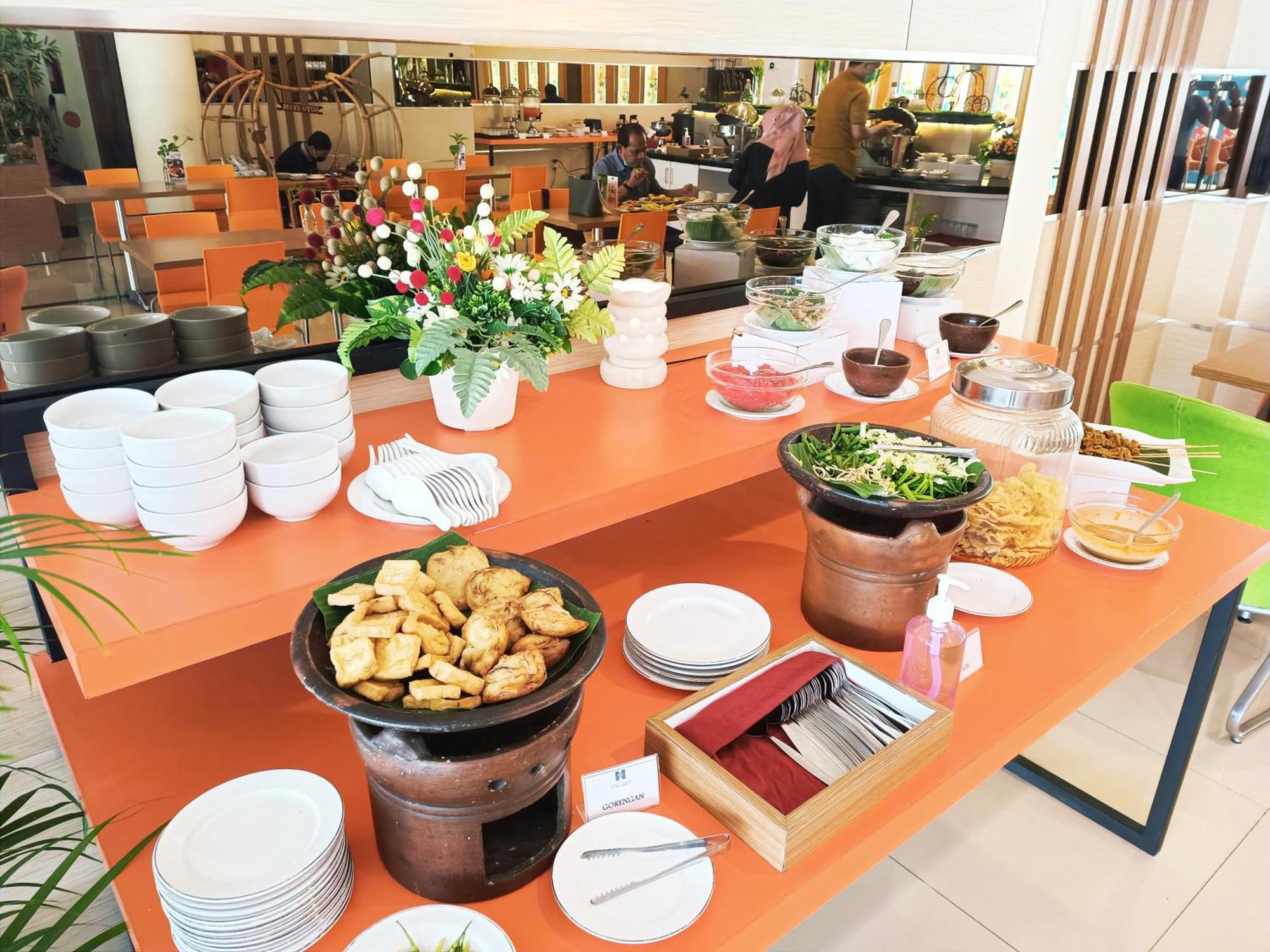 Halogen Hotel Airport Surabaya Sidoarjo Extérieur photo