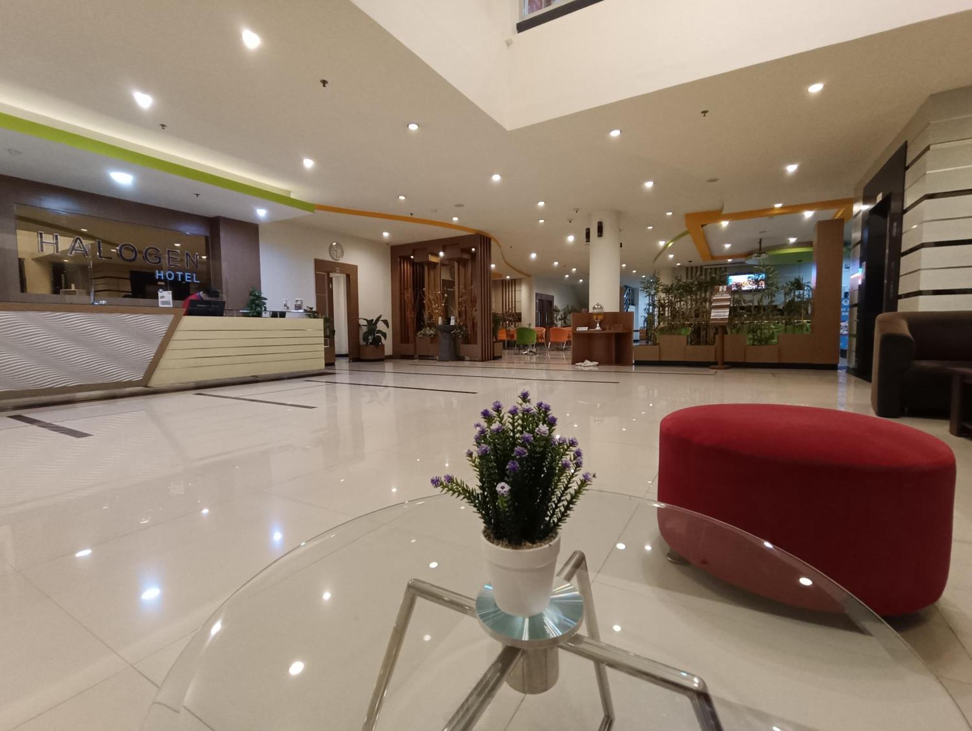 Halogen Hotel Airport Surabaya Sidoarjo Extérieur photo