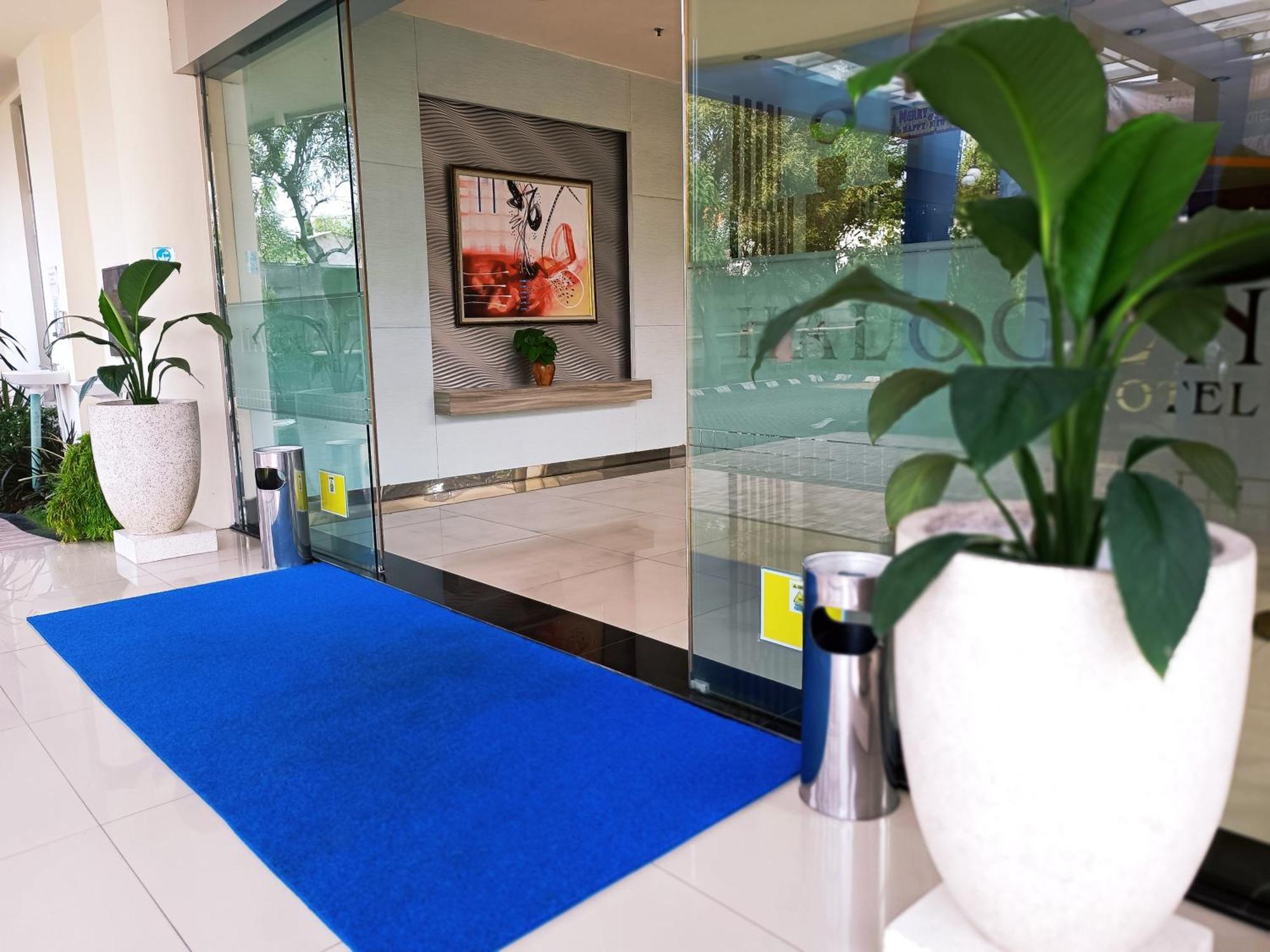 Halogen Hotel Airport Surabaya Sidoarjo Extérieur photo