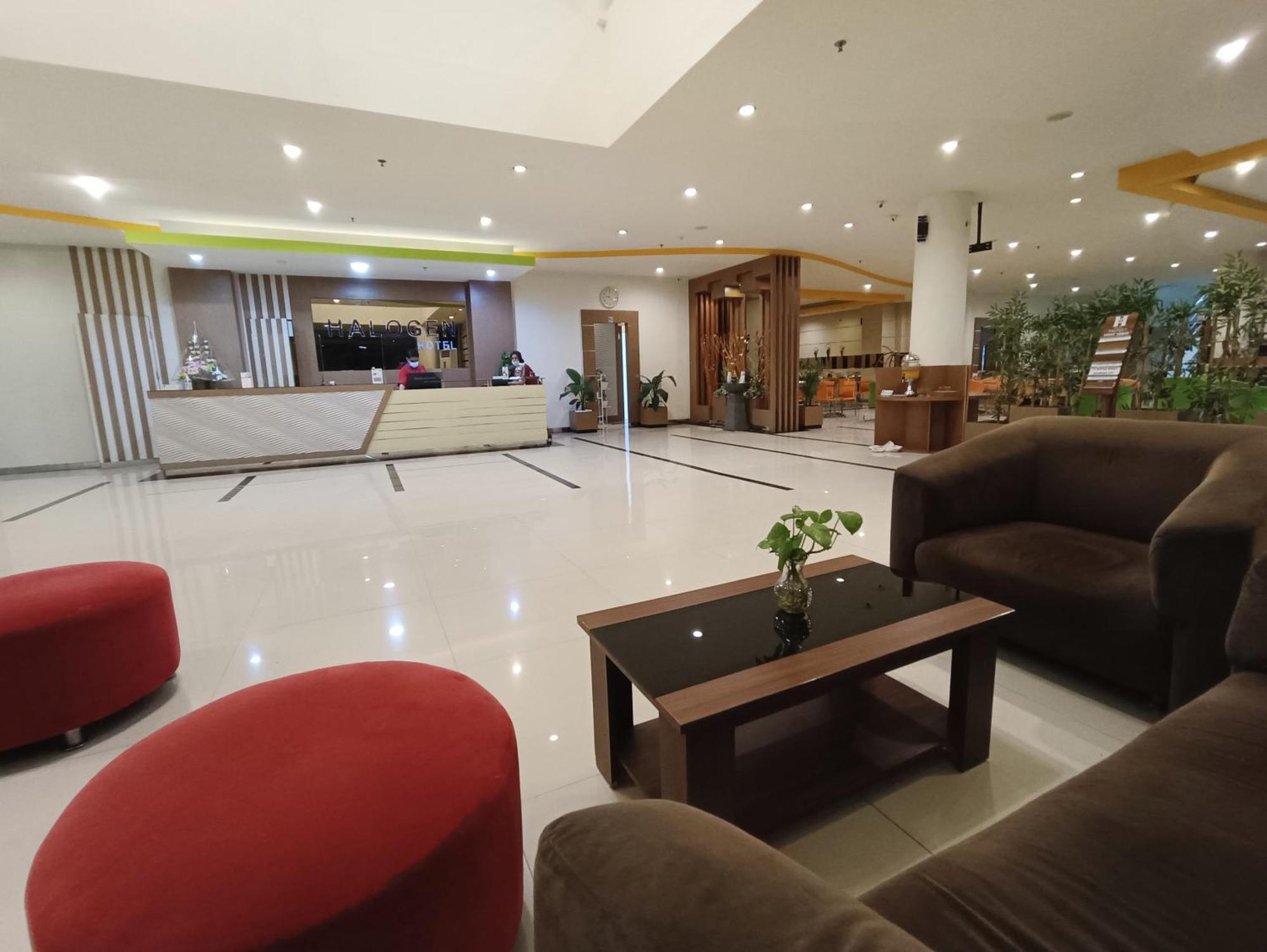 Halogen Hotel Airport Surabaya Sidoarjo Extérieur photo